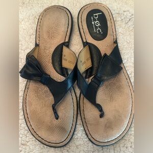 b.o.c. Black Bow Thong Sandals Size 9 ( SEE PHOTO)